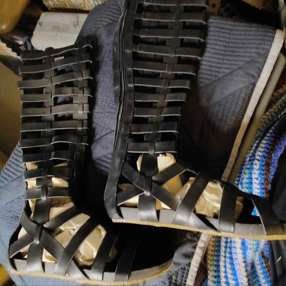 360 MIA FOR WOMEN: GLITTERATI GLADIATOR SANDALS - Picture 2 of 6